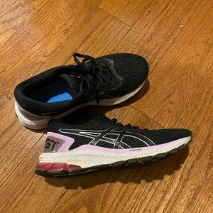 Asics GT-1000 running shoes